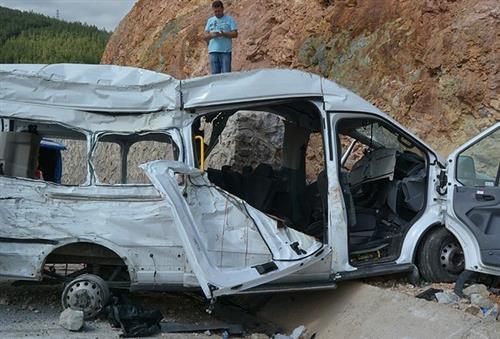 Turkey: Death toll from minibus crash rises to 10