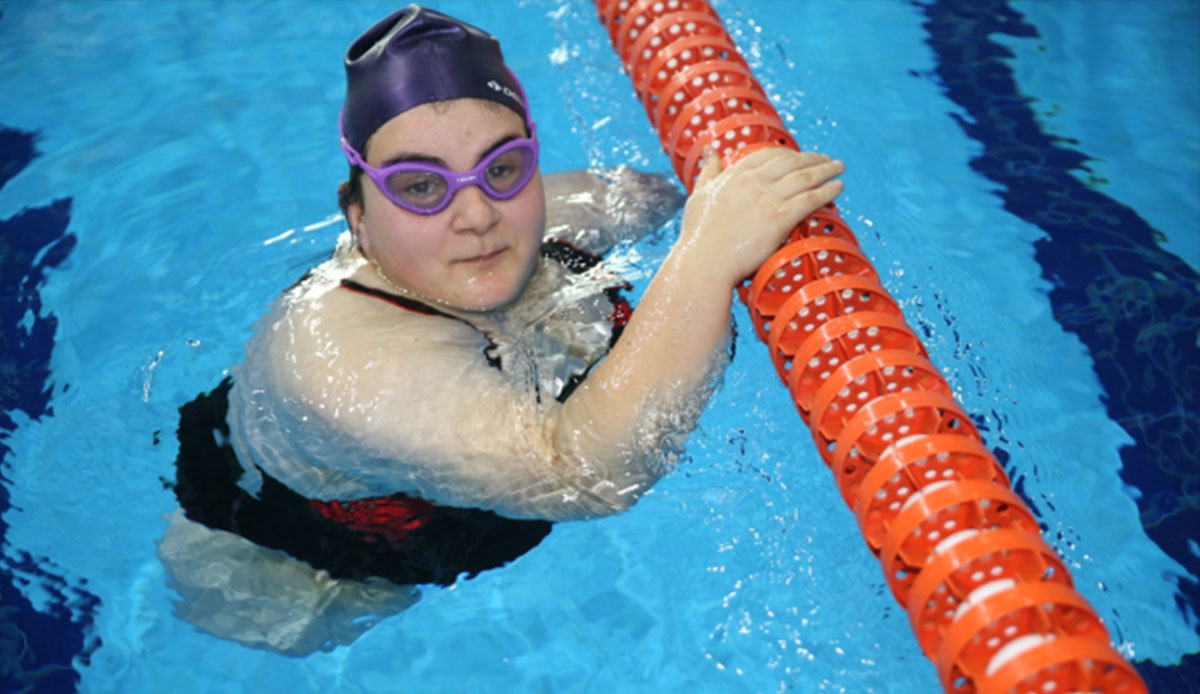 Turkish swimmer with no legs, arm sets sights on national team