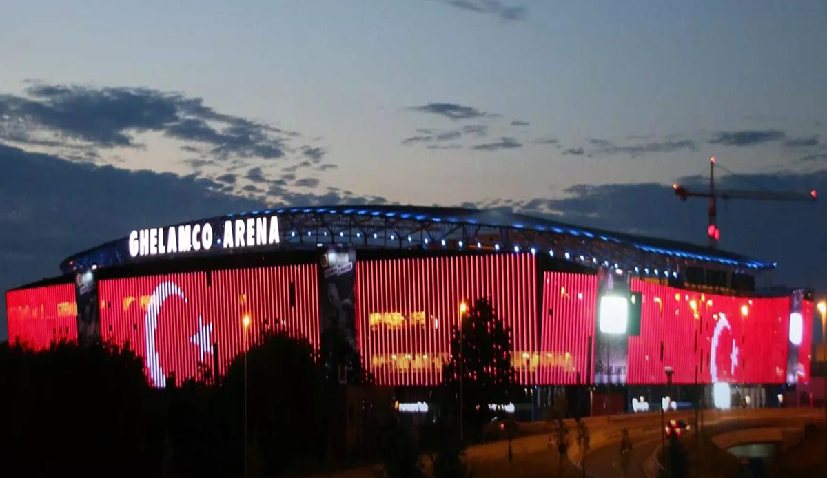 KAA Gent lit up the Ghent stadium with Turkish flag! The exterior of the Ghelamco Arena is Red and White