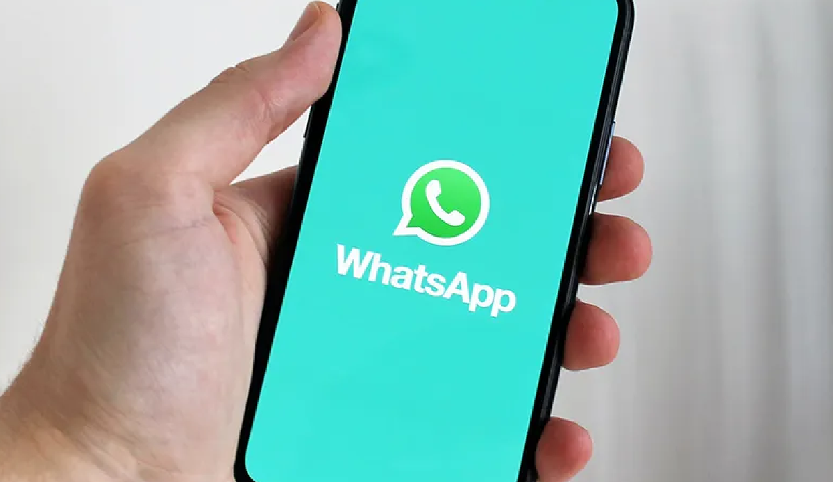WhatsApp will host sticker making on its own