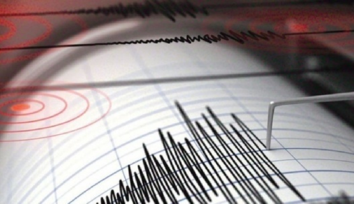 After 7.3 magnitude earthquake, tsunmai warning in Indonesia