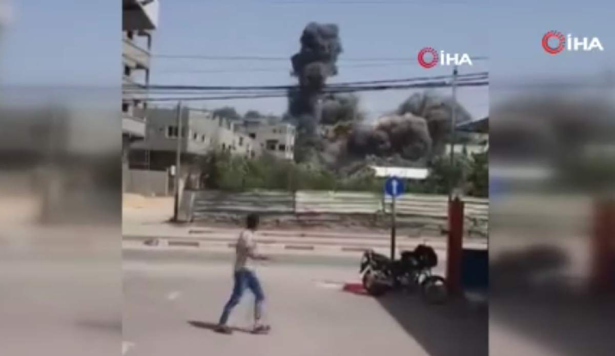 Israel strikes civilian houses in Gaza