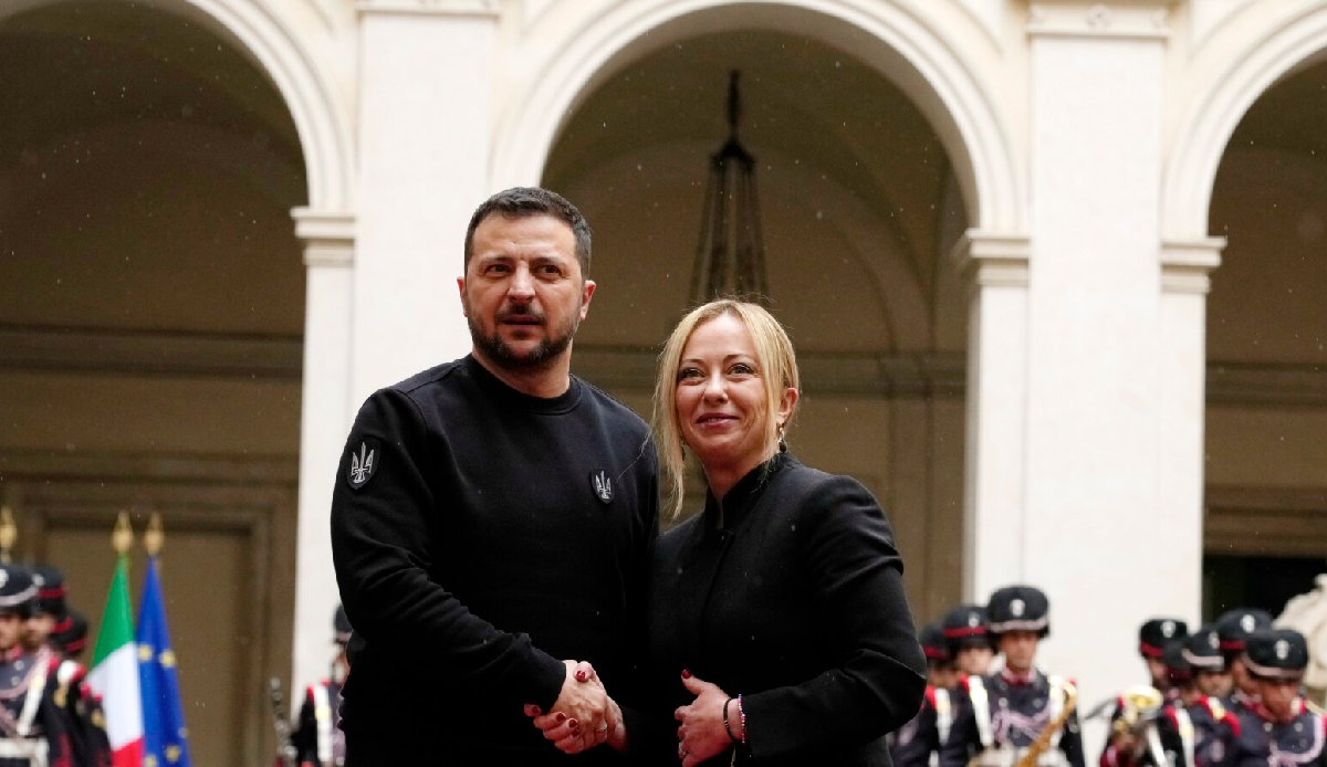 Zelenskyy receives pledges of support from Italian leaders and the Pope