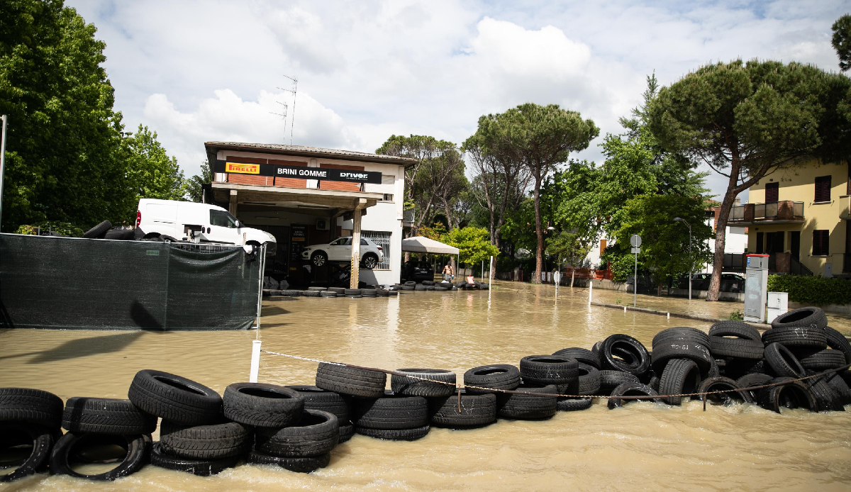 Death toll rises to 13 in Italy floods
