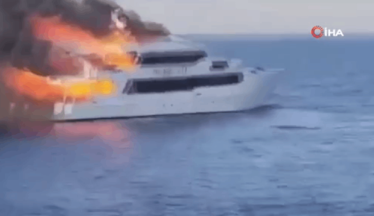 3 tourists dead in Egypt boat fire