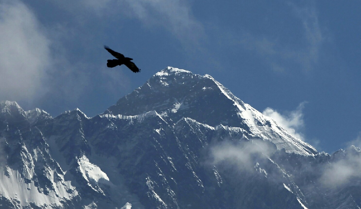 Five killed in helicopter crash near Mount Everest