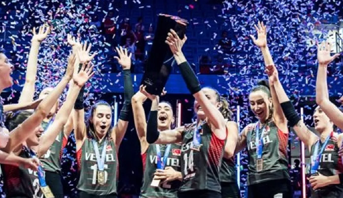 Türkiye's national volleyball team Sultans of the Net beat China to become champions