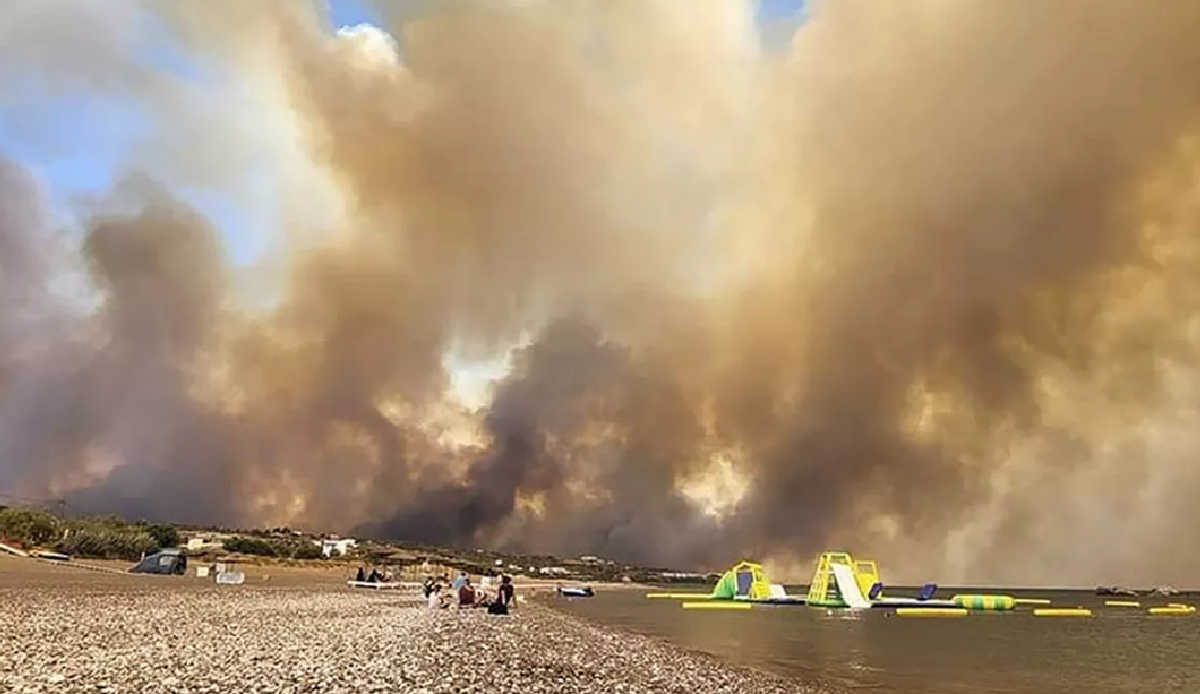19 thousand people evacuated from Rhodes Island after 6 days on fire