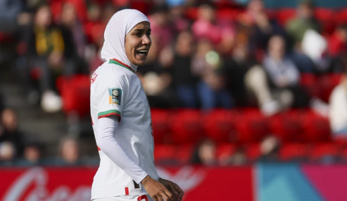 Woman wearing a headscarf took the field for the first time at the World Cup