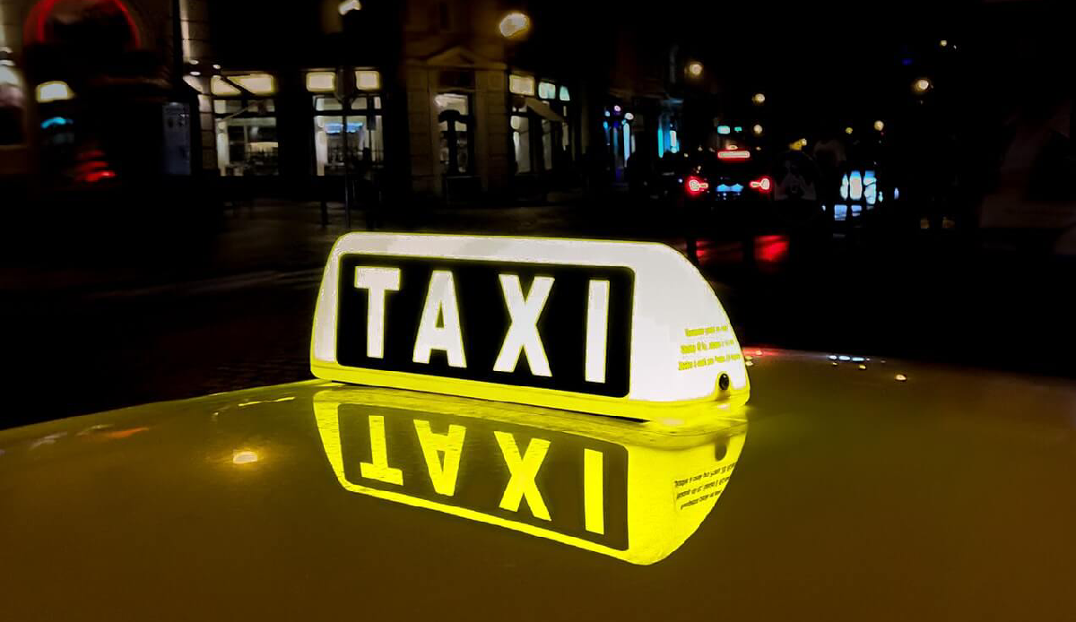 Free taxi service for those leaving nightclub in Italy