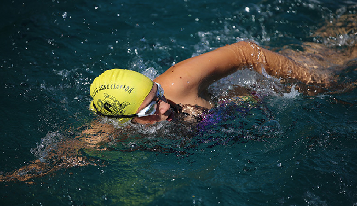 Aysu Turkoglu becomes youngest Turkish swimmer across North Channel