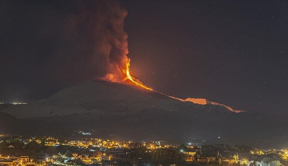 All flights canceled with activation of Etna Volcano in Italy