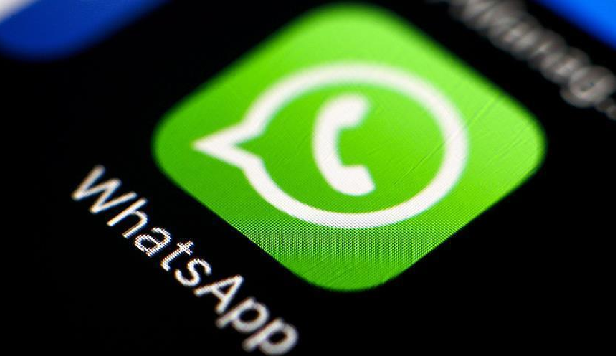 Whatsapp prepares to make stickers on texts with AI technology