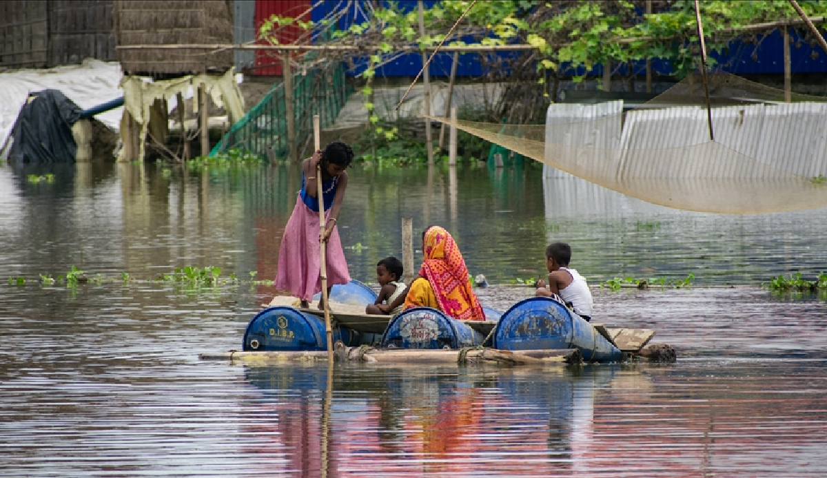 Floods, landslides kill 72 people in India