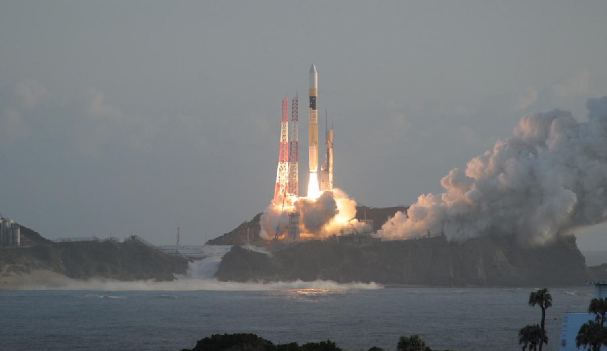 Japan launches lunar exploration mission