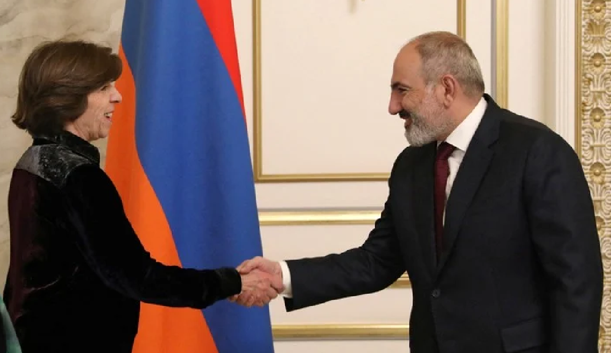 French Foreign Minister Colonna shows Türkiye as Armenia