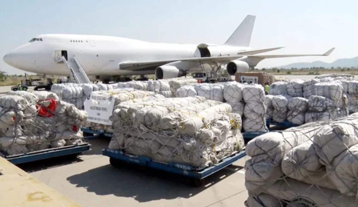 Pakistan sends 100 tonnes of humanitarian aid to Gaza