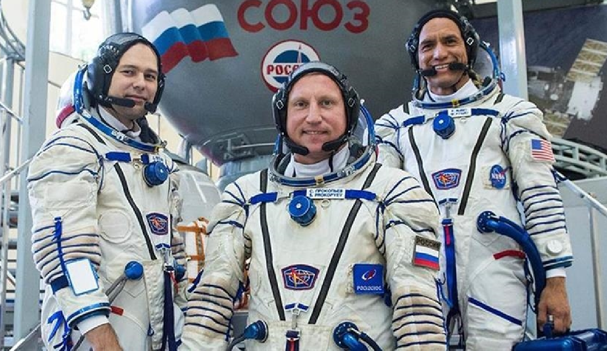 Russian cosmonauts walk in space for minutes by opening station door