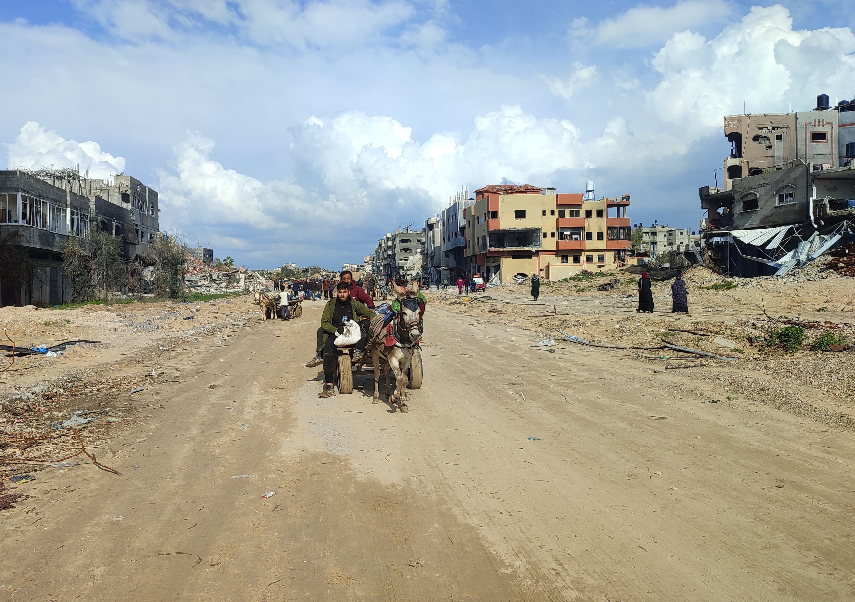 Gaza City's west bears scars as Israeli forces withdraw, leaving widespread destruction