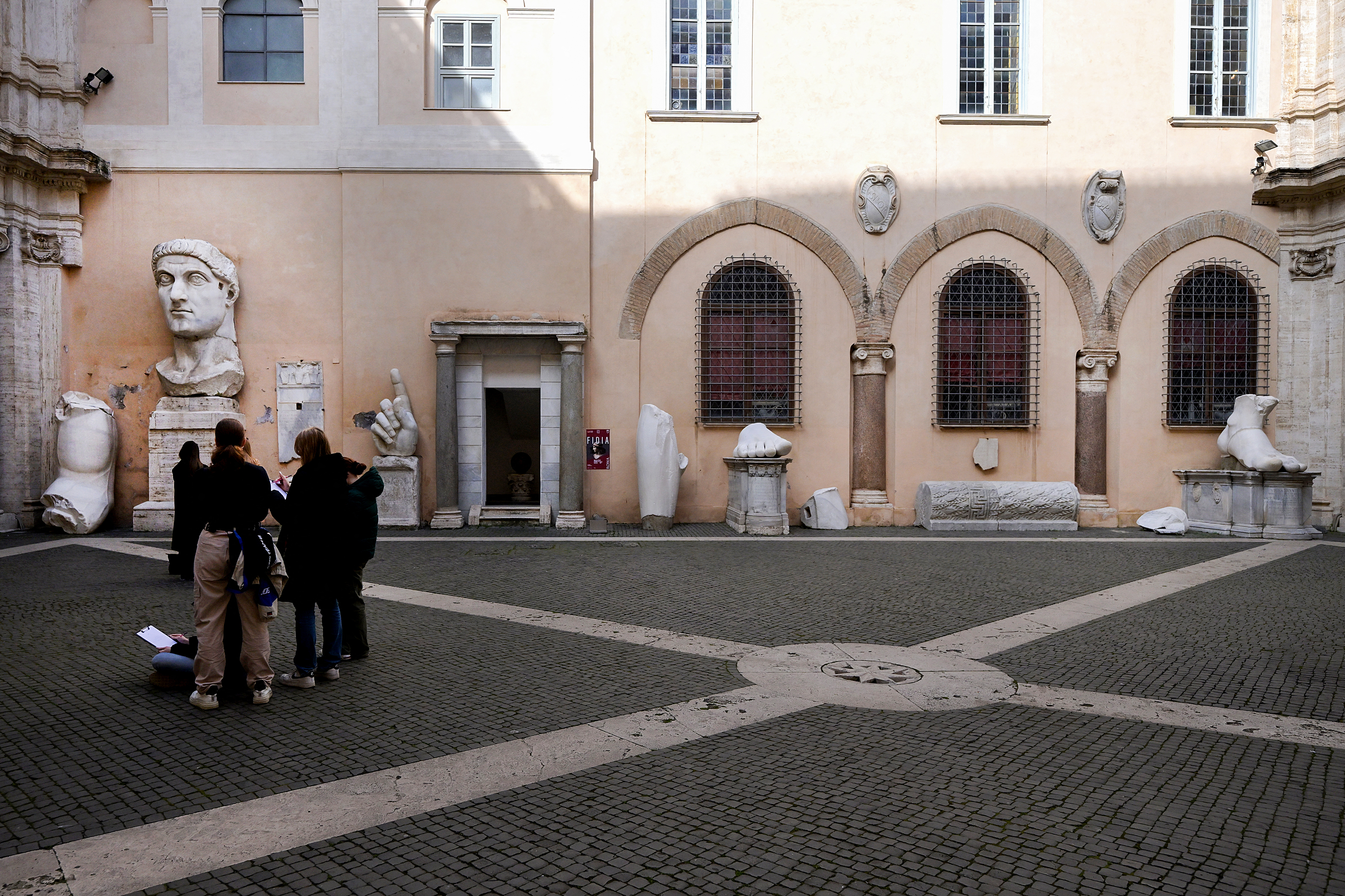 Huge statue of Roman emperor Constantine rebuilt