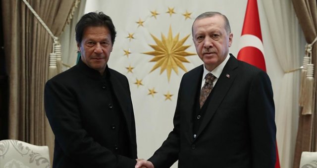 Turkey&#039;s Erdogan, Pakistan&#039;s Khan discuss Kashmir tension