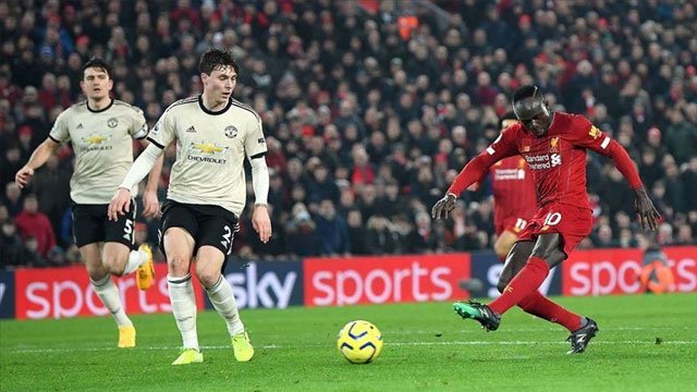Unstoppable Liverpool beat Man U 2-0 in Premier League