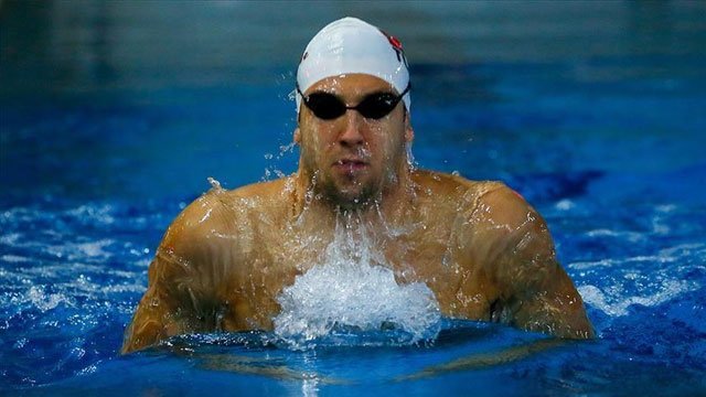 Turkish swimmer Emre Sakci sets European record