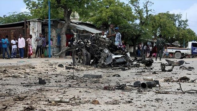 Bomb blast in restaurant in Somalia kills at least 5